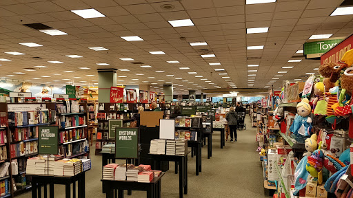 Book Store «Barnes & Noble», reviews and photos, 17111 Haggerty Rd, Northville, MI 48168, USA