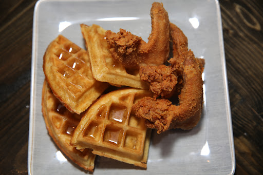 Sam Sylk's Chicken And Fish Euclid