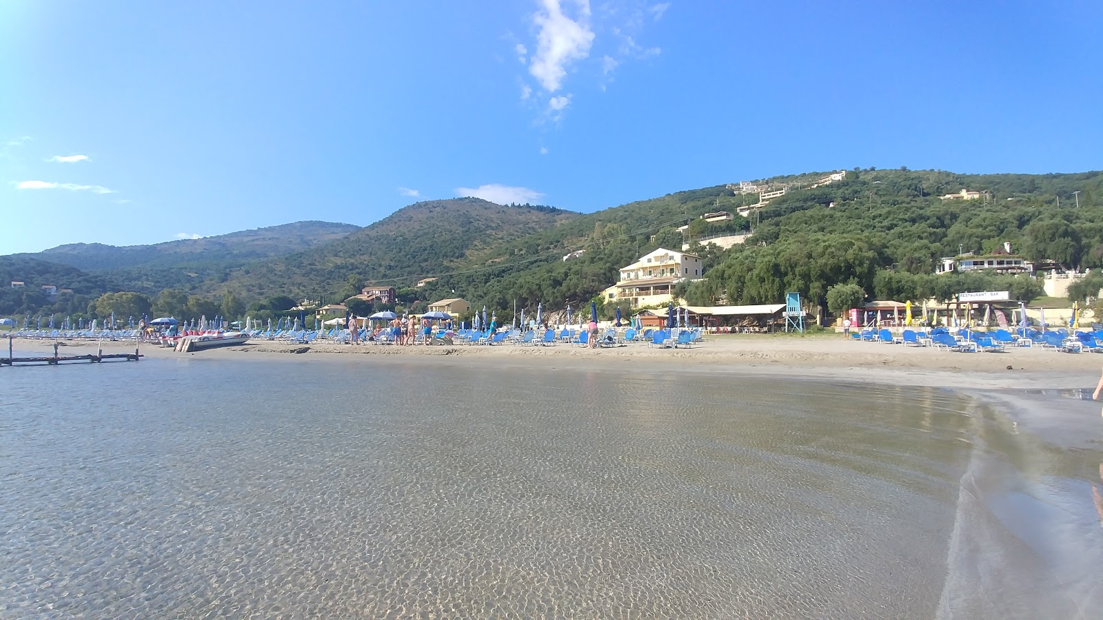 Photo de Plage d'Apraos zone des équipements