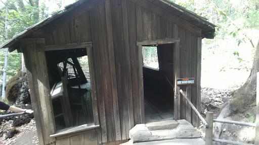 Tourist Attraction «Oregon Vortex», reviews and photos, 4303 Sardine Creek L Fork Rd, Gold Hill, OR 97525, USA