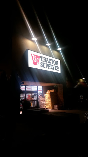 Home Improvement Store «Tractor Supply Co.», reviews and photos, 17130 E Shea Blvd, Fountain Hills, AZ 85268, USA