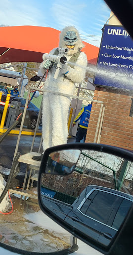 Car Wash «Russell Speeders Car Wash of Norwalk», reviews and photos, 297 Main Ave, Norwalk, CT 06851, USA