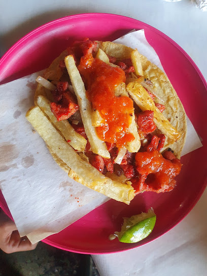 Tacos De Chorizo y Cecina