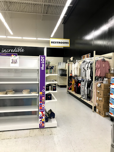 Discount Store «Big Lots», reviews and photos, 691 Gravois Bluffs Blvd, Fenton, MO 63026, USA