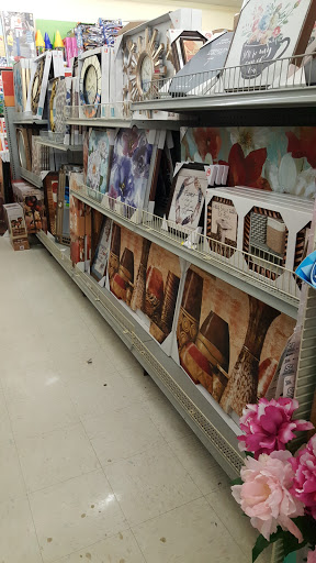 FAMILY DOLLAR, 401 E 5th St, Connersville, IN 47331, USA, 