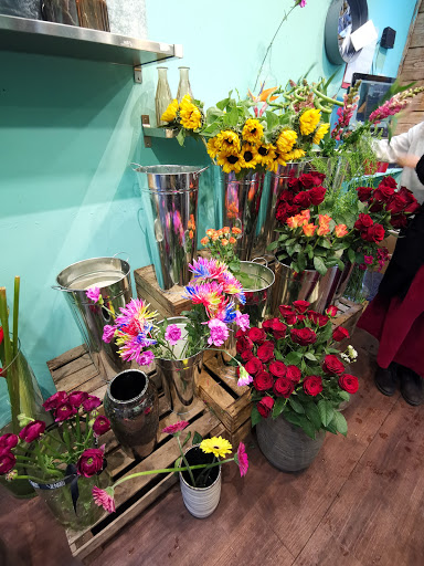 Artificial flower shops in Manchester