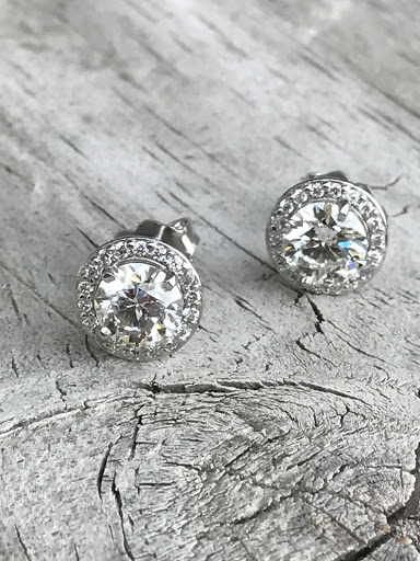 Jewelry Store «Farnan Jewelers», reviews and photos, 105 N Wayne Ave, Wayne, PA 19087, USA