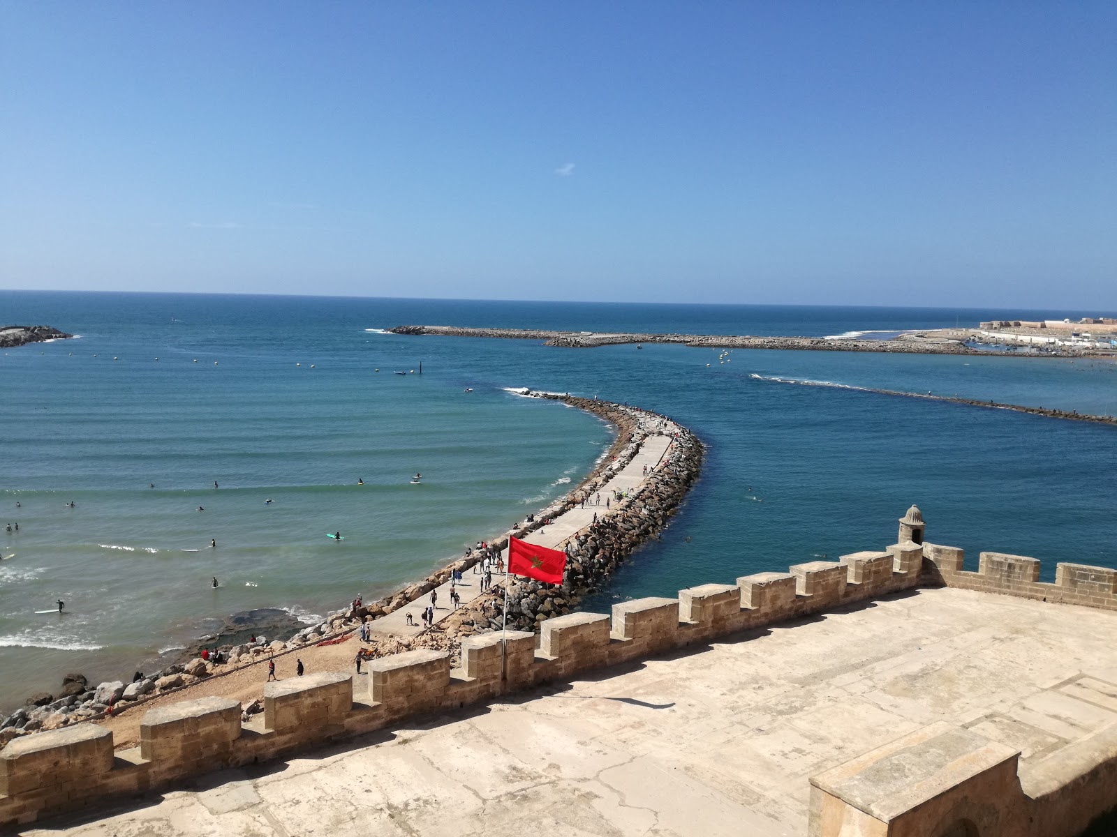 Fotografie cu Plaja Rabat cu nivelul de curățenie înalt