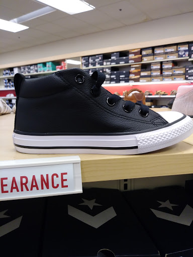 Shoe Store «Famous Footwear», reviews and photos, 1257 S Federal Hwy, Pompano Beach, FL 33062, USA