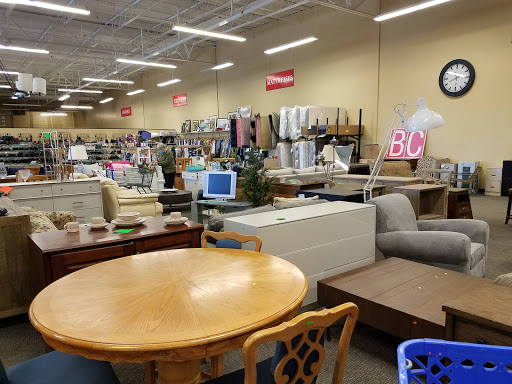 Thrift Store «St Vincent De Paul - West Broadway Thrift Store», reviews and photos, 2345 W Broadway, Eugene, OR 97402, USA