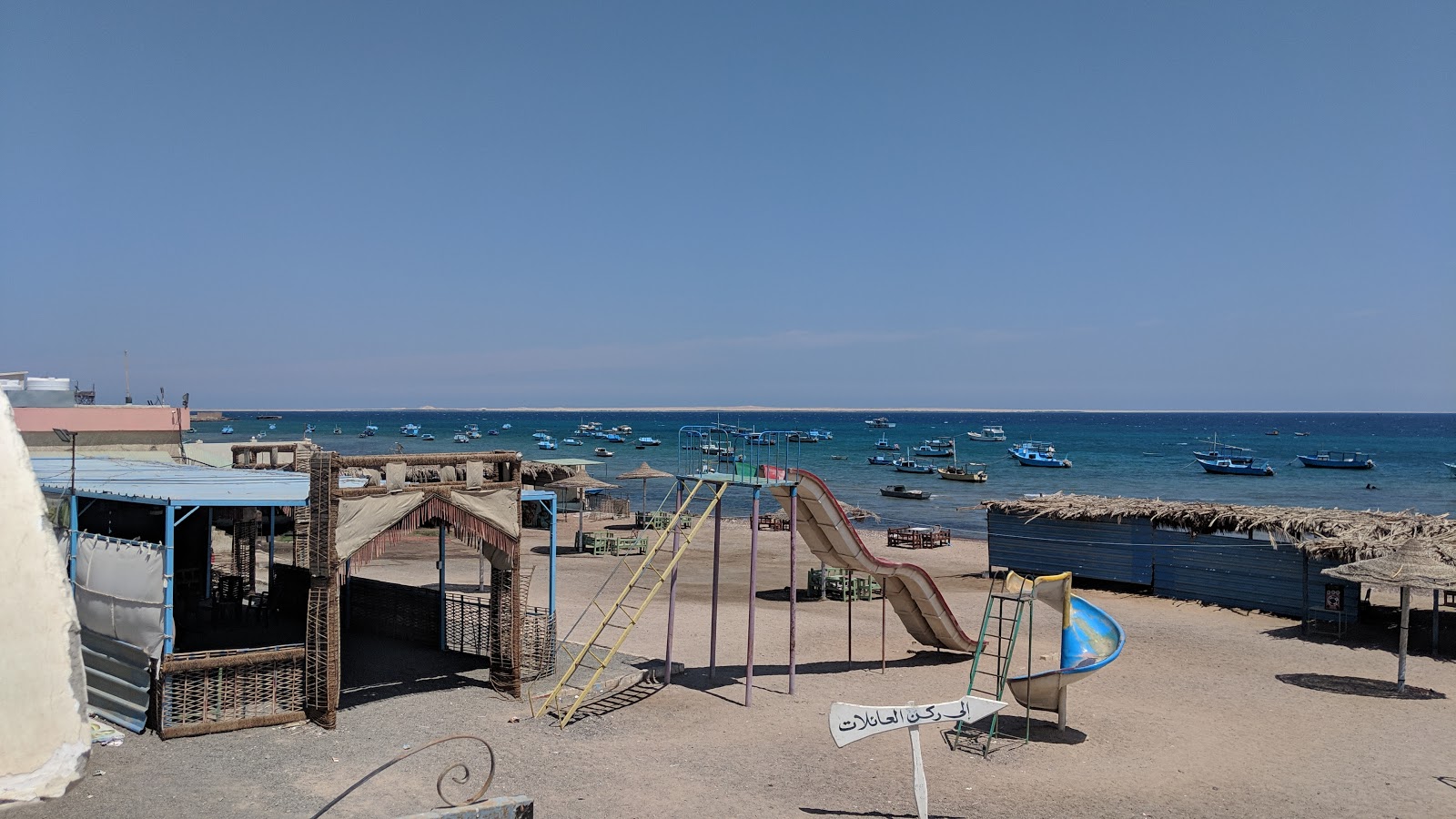 Safaga City public beach的照片 带有碧绿色纯水表面
