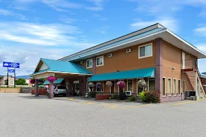 Canadas Best Value Inn & Suites Castlegar image