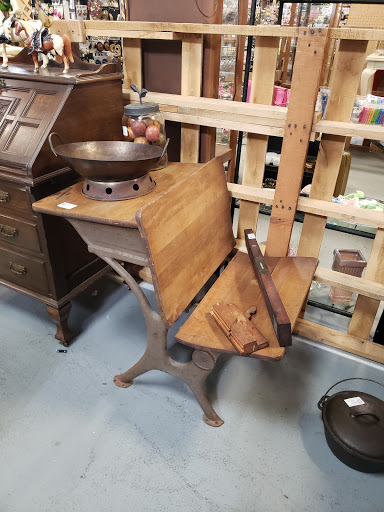 Shopping Mall «Eustis Square Shopping Center», reviews and photos, 218 W Ardice Ave, Eustis, FL 32726, USA