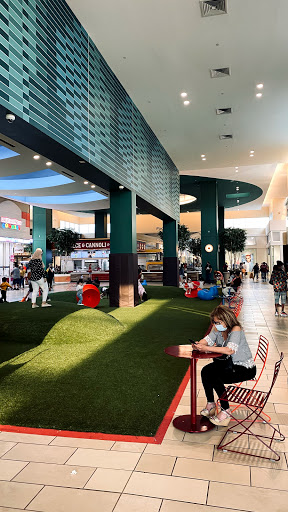 Shopping centres open on Sundays in Houston