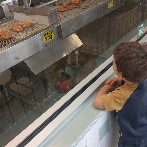 Bakery «Krispy Kreme Doughnuts», reviews and photos, 2900 S 108th St, Milwaukee, WI 53227, USA