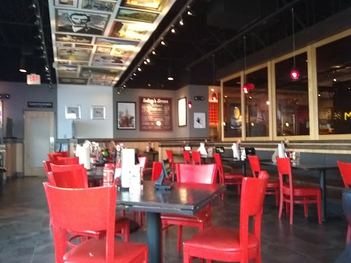 Shopping Mall «Woodburn Premium Outlets», reviews and photos, 1001 N Arney Rd, Woodburn, OR 97071, USA