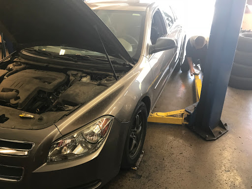 Auto Repair Shop «Bridwell Automotive Center», reviews and photos, 7171 E Lincoln Dr, Scottsdale, AZ 85253, USA