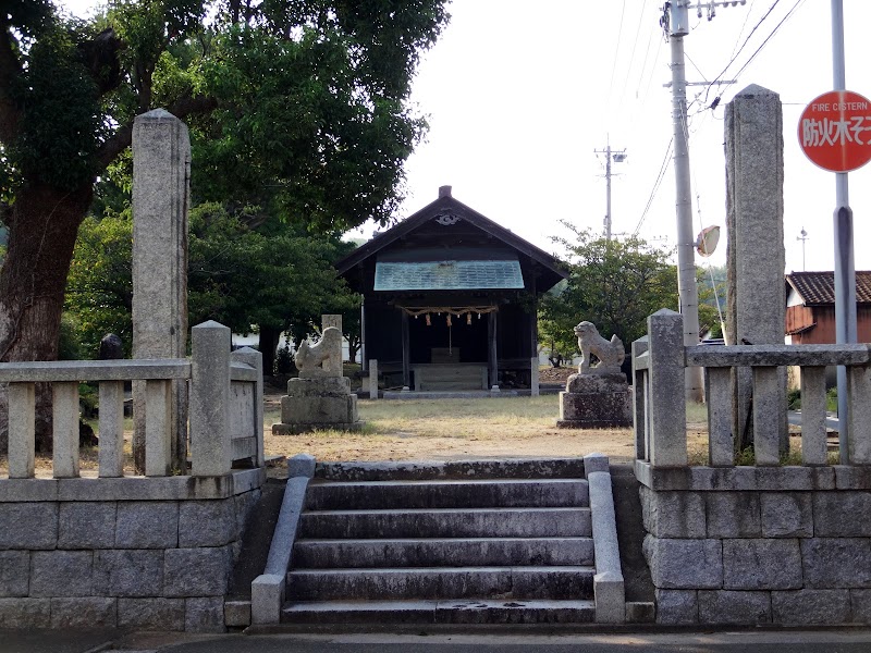 楯崎神社御籠所