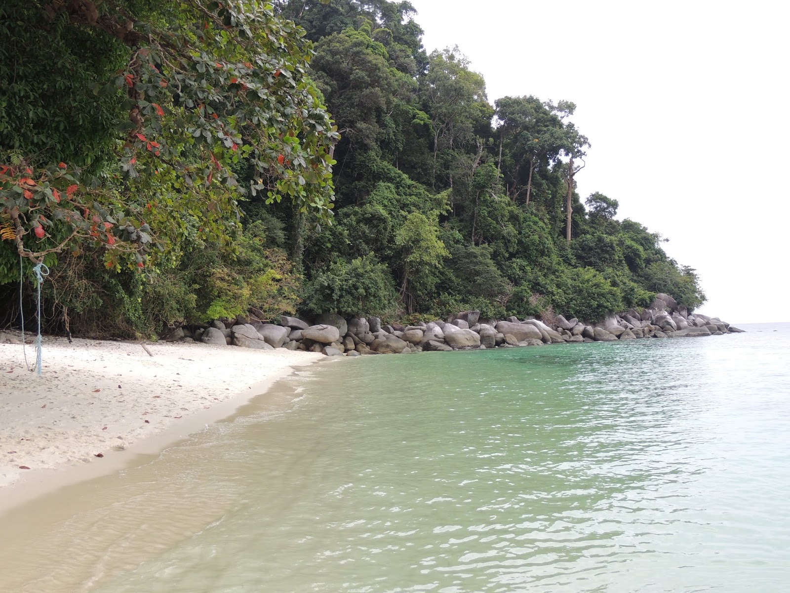 Photo of Koh Adang secret Beach II with turquoise pure water surface