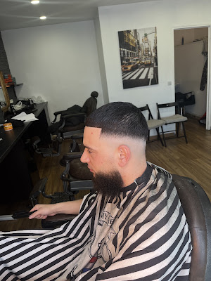 Newman barber à Argenteuil