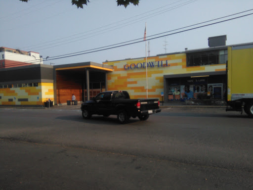 Thrift Store «Goodwill», reviews and photos