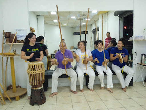 Academia de Capoeira Raza
