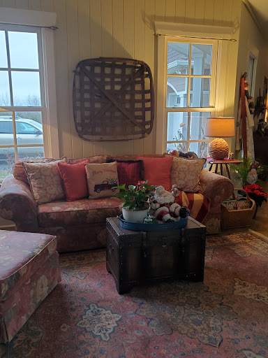 Lodge «The Farmhouse Inn», reviews and photos, 108 W Swan St, Centerville, TN 37033, USA