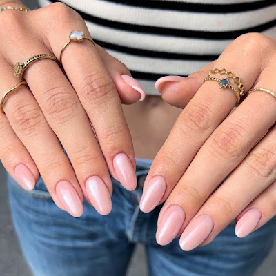 Les mains de Chloé à Orléans