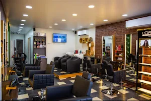 Habibs Hair and Beauty Baner - Premium Salon in Pune image