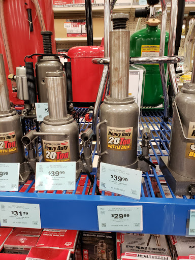 Hardware Store «Harbor Freight Tools», reviews and photos, 14250 Smoketown Rd, Woodbridge, VA 22192, USA