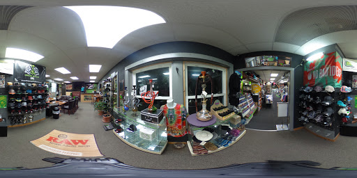 Tobacco Shop «Knuckleheads Tobacco & Gifts», reviews and photos, 550 State St, Madison, WI 53703, USA