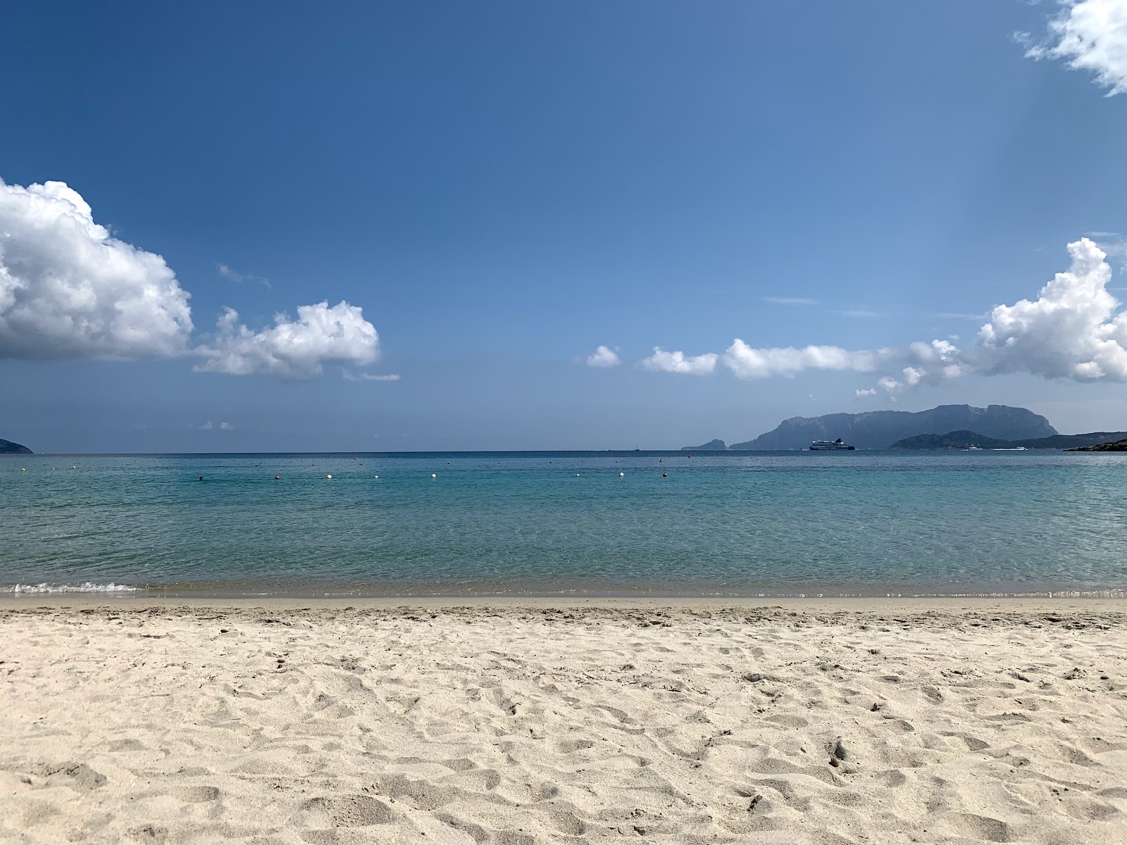 Foto de Praia de Pittulongu - lugar popular entre os apreciadores de relaxamento