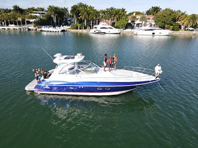 Trident Yacht Club - Rent A Boat In Miami