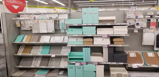 Office Supply Store «Staples», reviews and photos, 7157 Narcoossee Rd, Orlando, FL 32822, USA