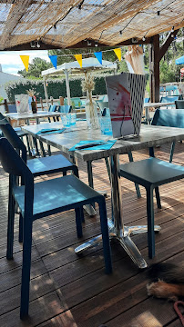 Atmosphère du Bar restaurant Les Flots Bleus à L'Aiguillon-la-Presqu'île - n°4