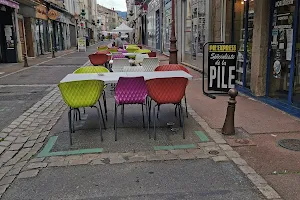 Au Petit Café image