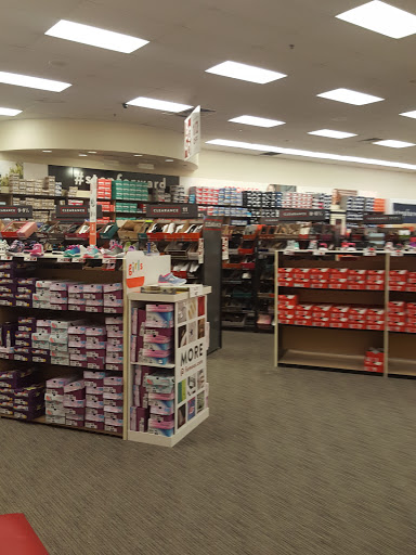 Shoe Store «Famous Footwear», reviews and photos, 1117 N Burleson Blvd, Burleson, TX 76028, USA