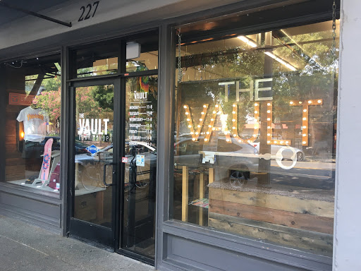 Snowboard Shop «The Vault - Snowboards & Skateboards», reviews and photos, 227 G St, Davis, CA 95616, USA
