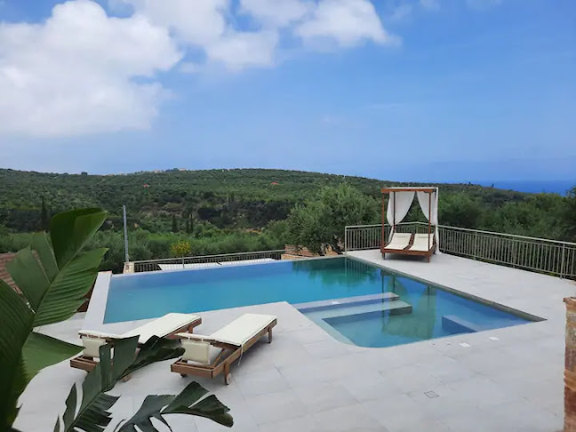 Opinii despre HOME4REAL în Καλαμάτα - Κτηματομεσιτικό γραφείο