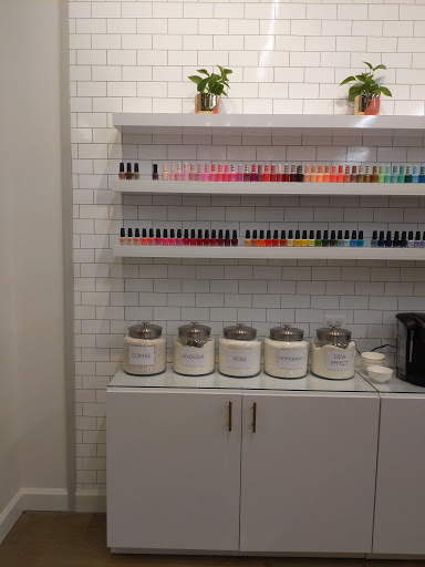 Shoe Store «DSW Designer Shoe Warehouse», reviews and photos, 6644 Loisdale Rd, Springfield, VA 22150, USA