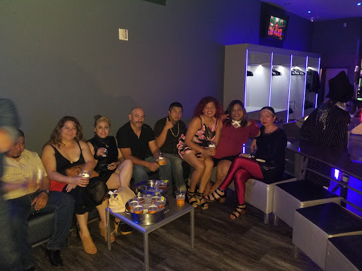 Night Club «Giggles Night Club», reviews and photos, 215 N Brand Blvd, Glendale, CA 91203, USA