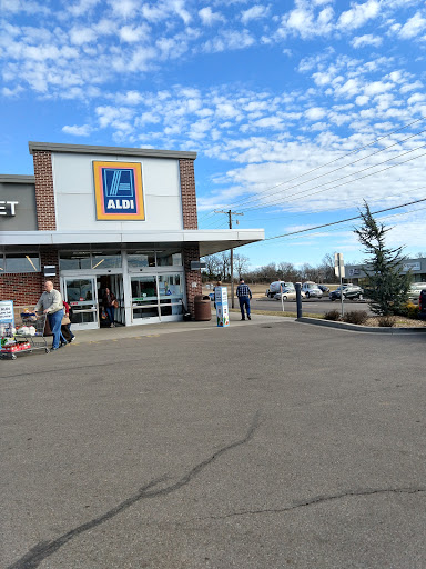 Grocery Store «ALDI», reviews and photos, 1210 Missouri Ave, West Plains, MO 65775, USA