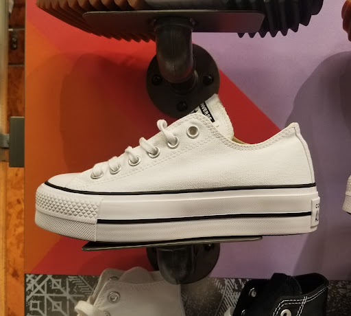 Shoe Store «Journeys», reviews and photos, 7700 W Arrowhead Towne Center #2037, Glendale, AZ 85308, USA