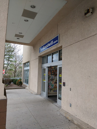 Goodwill Industries Store & Donation Center, 28 Joyce Rd, New Rochelle, NY 10801, USA, 