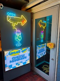 チーズマニマニ1号店(1号店は土日祝のみ営業)