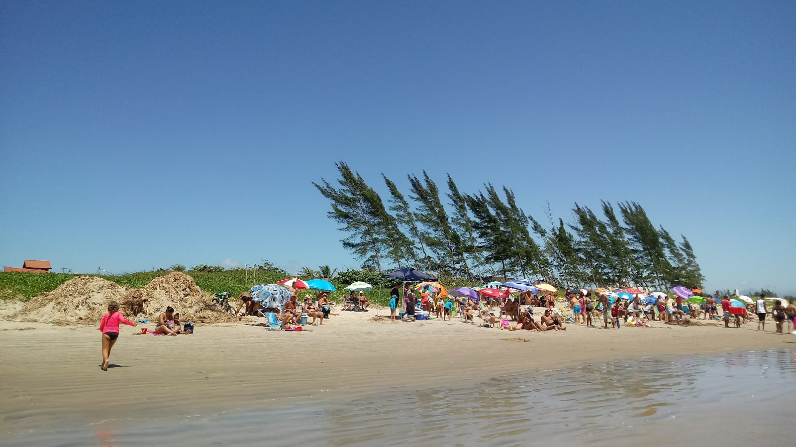 Fotografie cu Praia do Florestinha cu nivelul de curățenie înalt