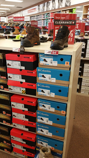 Shoe Store «Famous Footwear», reviews and photos, 3541 Washington Blvd, Baltimore, MD 21227, USA