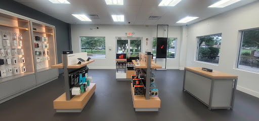 Cell Phone Store «Verizon Authorized Retailer - Wireless Zone», reviews and photos, 148 NJ-31, Flemington, NJ 08822, USA