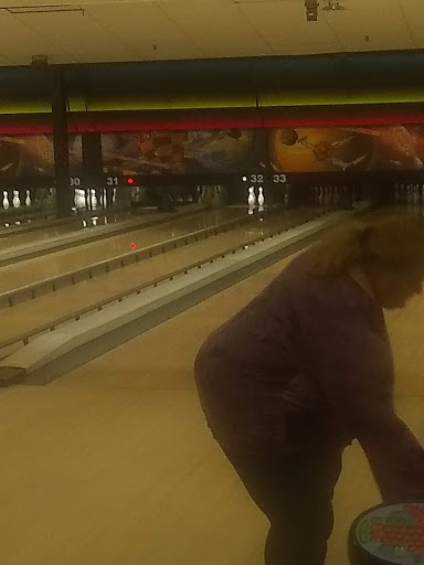 Bowling Alley «Freeway Lanes of Parma», reviews and photos, 12859 Brookpark Rd, Cleveland, OH 44130, USA