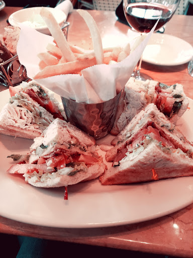 Restaurant «The Cheesecake Factory», reviews and photos, 148 Crocker Park Blvd, Westlake, OH 44145, USA